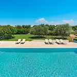 Isla Villa *